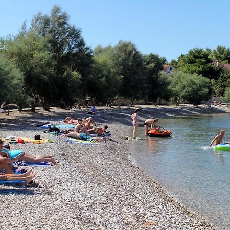 Apartments And Rooms By The Sea Sutivan, Brac - 2943 المظهر الخارجي الصورة