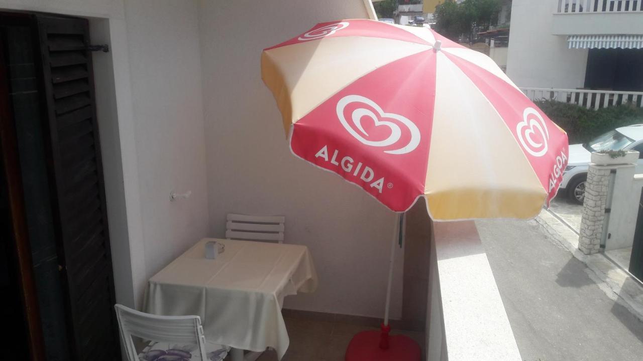 Apartments And Rooms By The Sea Sutivan, Brac - 2943 المظهر الخارجي الصورة
