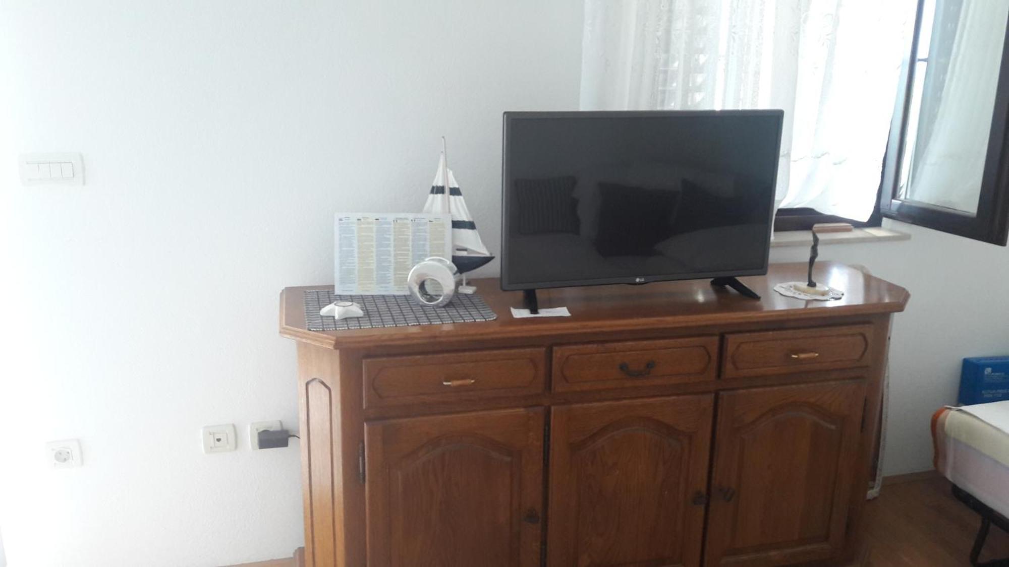 Apartments And Rooms By The Sea Sutivan, Brac - 2943 الغرفة الصورة